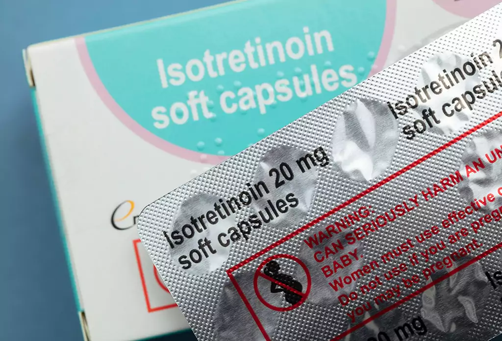  Discover the Benefits of Isotretinoin Treatment | Expert Insights